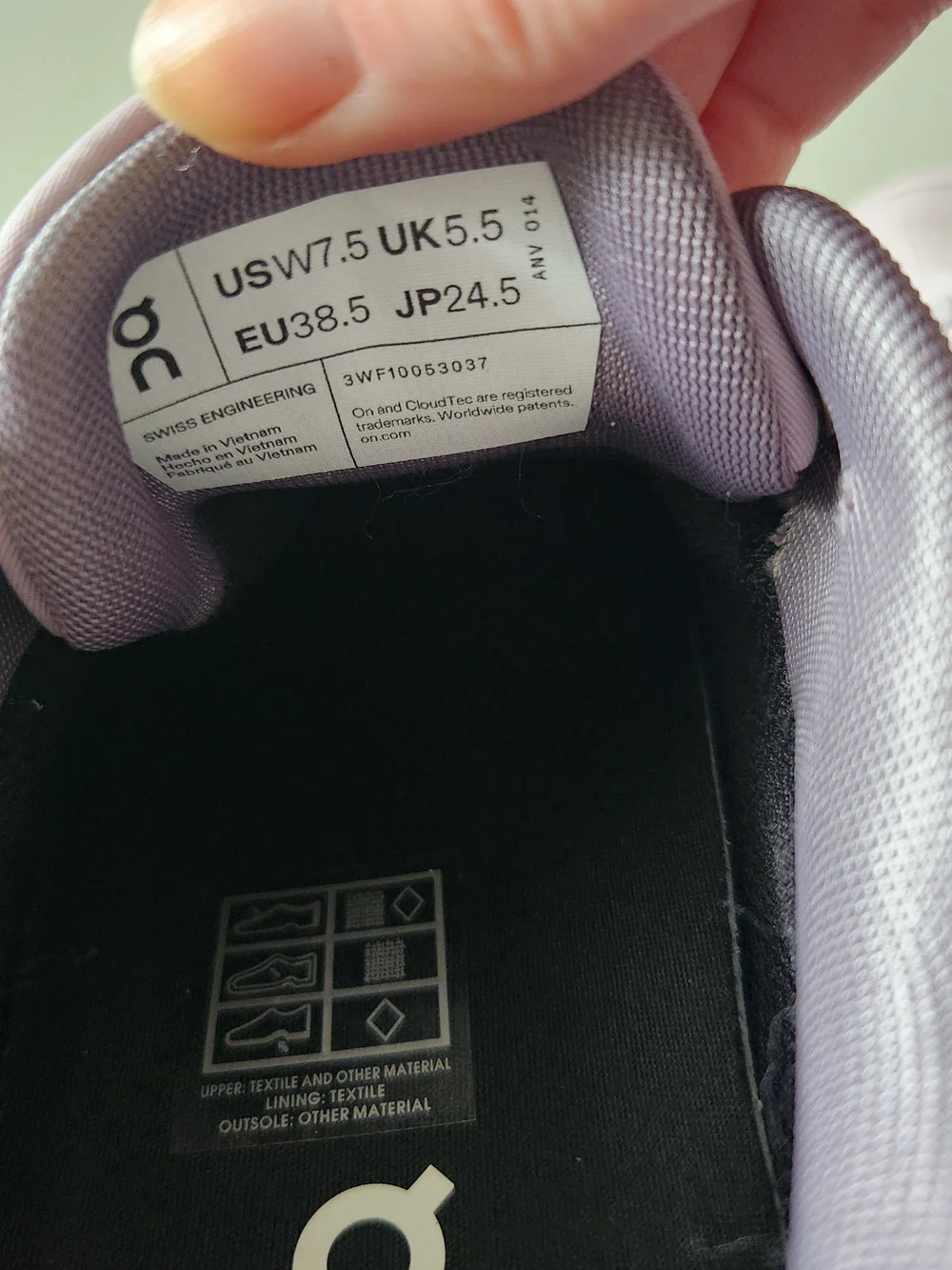 On Cloud Running Waterproof Shoes Womens Size 7.5 - Picture 9 of 10